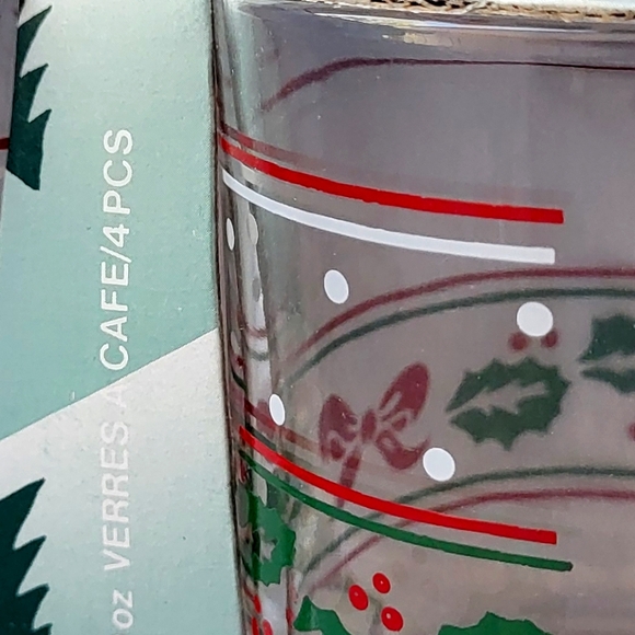 🎄Vintage Christmas Drinking Glass Coffee Mugs Set of 4 in original package - Picture 11 of 15